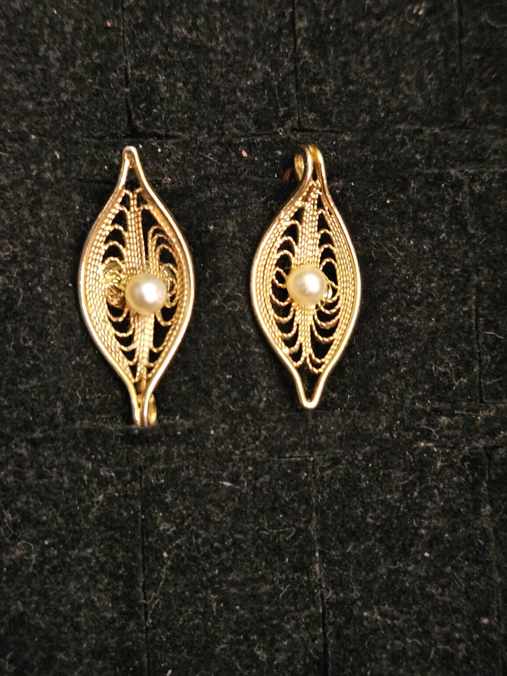 Vintage Sarah Coventry Gold Filigree Leaf Drop Earrings with Pearl Accents